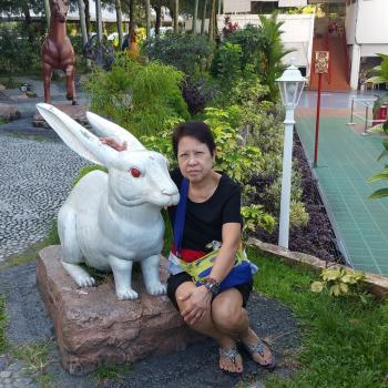 Babysitters in Singapore: Gina