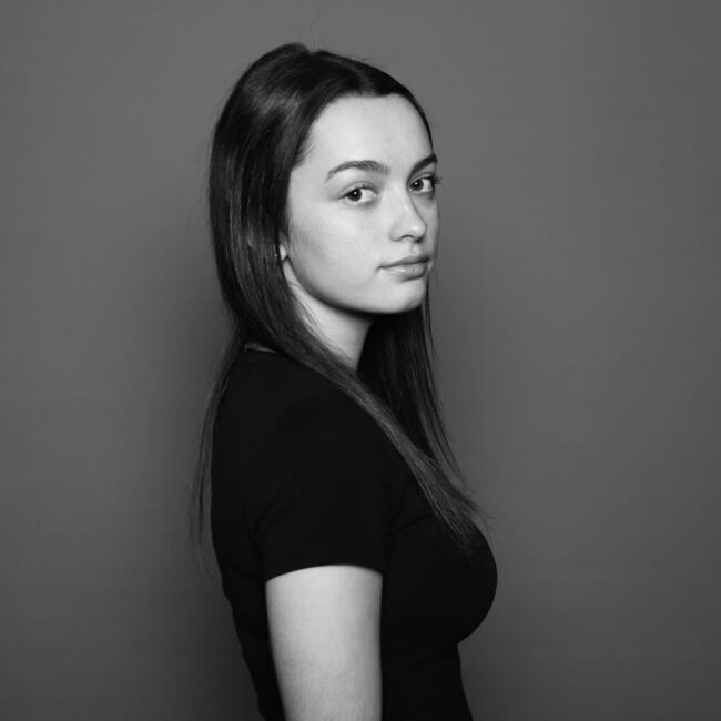 Babysitter in Passy: Sélénia