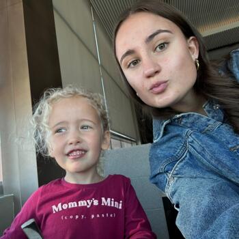 Babysitter in Paris: Laly