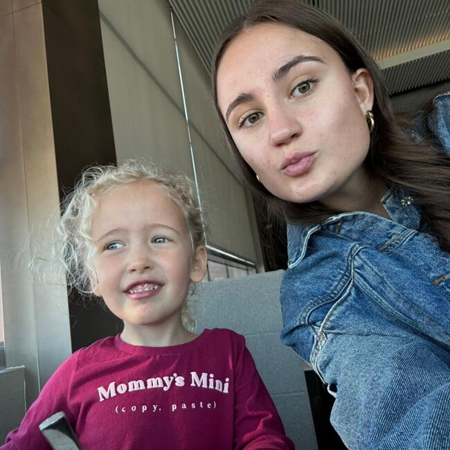 Babysitter in Paris: Laly