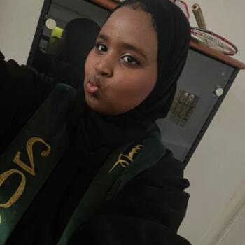 جليسة أطفال في عجمان: سلامة