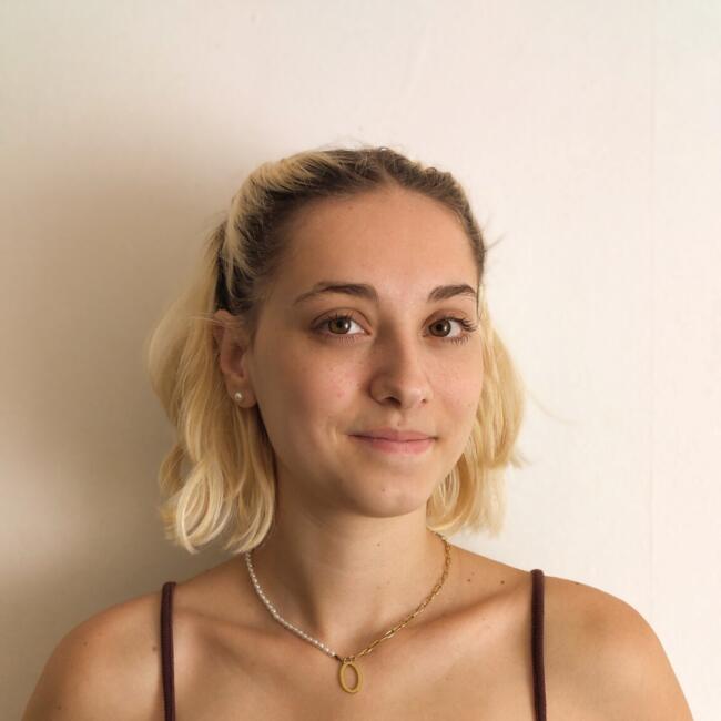 Babysitter in Charenton-le-Pont: Lucie