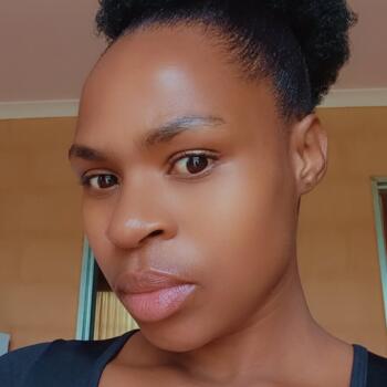 Babysitter in Durban: Nozipho