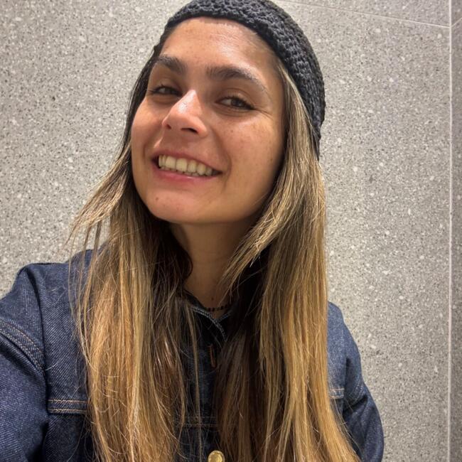 Babysitter in Almada: Camila