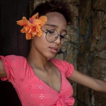 Babá Guarujá: Thayná