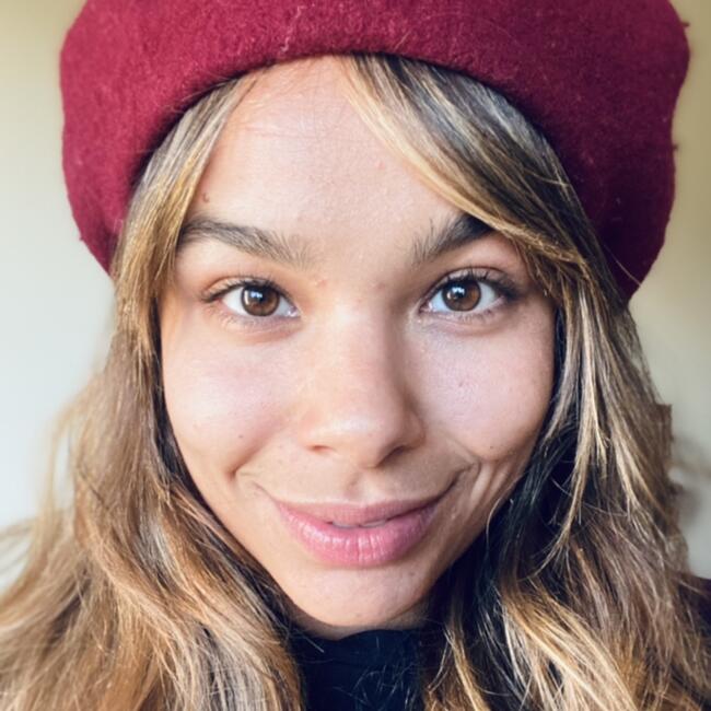 Babysitter in Almada: YASMIM