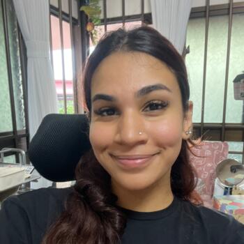 Babysitter Singapore Island: Devika