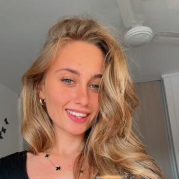 Babysitter in Flic en Flac: Laora