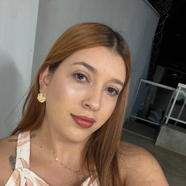 Babysitting job in Divinópolis: Aryelly