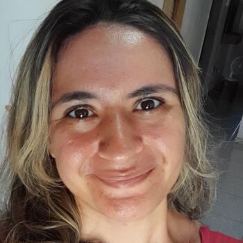 Babá Goiânia: Naira