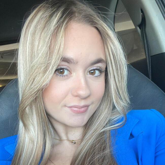 Babysitter in Villenave-d'Ornon: Kelly