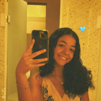 Babysitter in Praia Grande: Maria