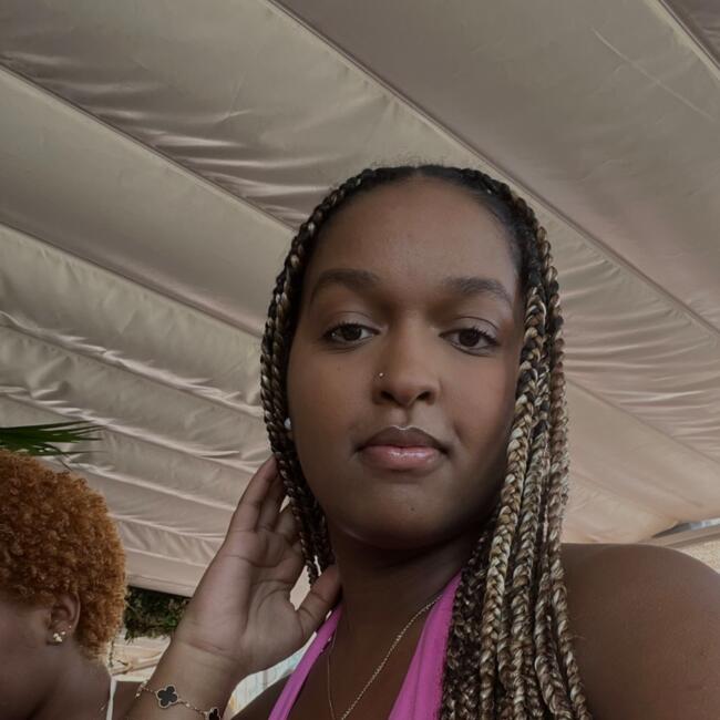 Babysitter em Amadora: Yumi