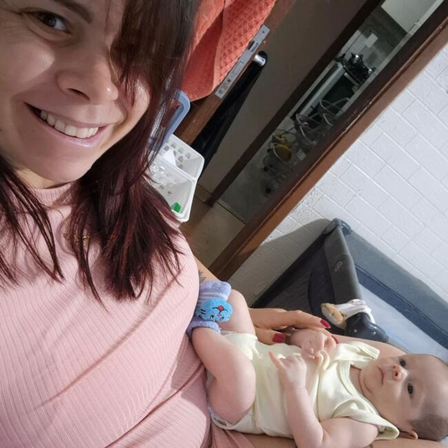 Emprego de babá em Brasília: Jessyka