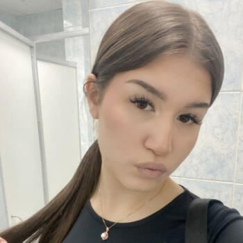 Babysitter Crawley: Cherry