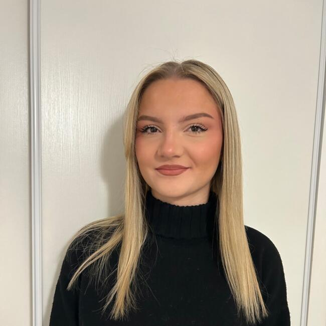 Babysitter in Feillens: Lola