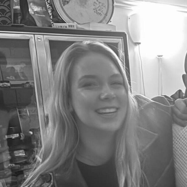 Babysitter in Hendrik-Ido-Ambacht: Naomi