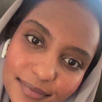 Babysitter Edmonton: Manal