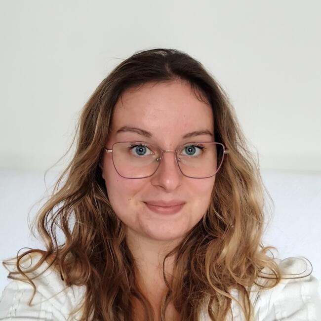 Babysitter in Limoges: Emma