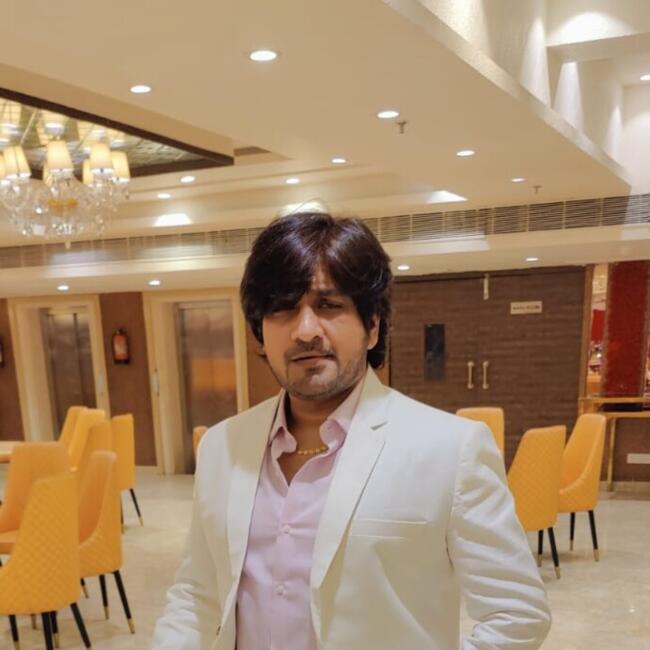 गुरुग्राम में बेबीसिटिंग की नौकरी: Ashish