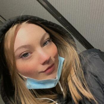 Baby-sitter in Joué-lès-Tours: Lucie