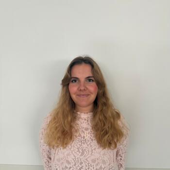 Babysitter in Paris: Clémence