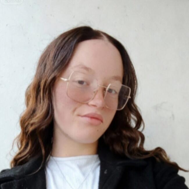 Babysitter in Orléans: Elea