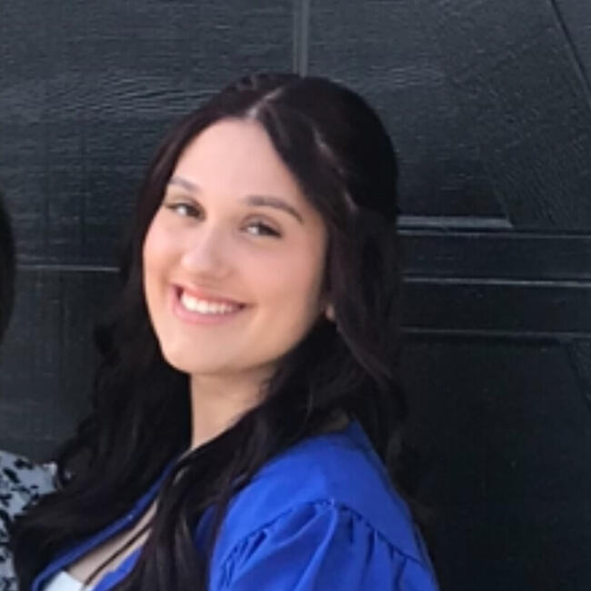 Babysitter in Waterloo: Maya