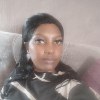 Babysitter in Midrand: Fungile