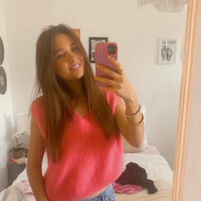 Babysitter in Mouliets-et-Villemartin: Agathe