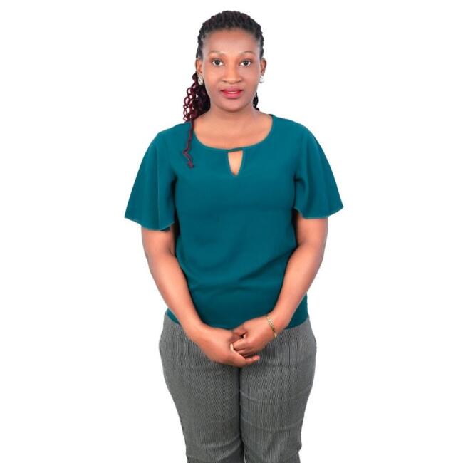 مربية أطفال في أبوظبي: Sumayiya