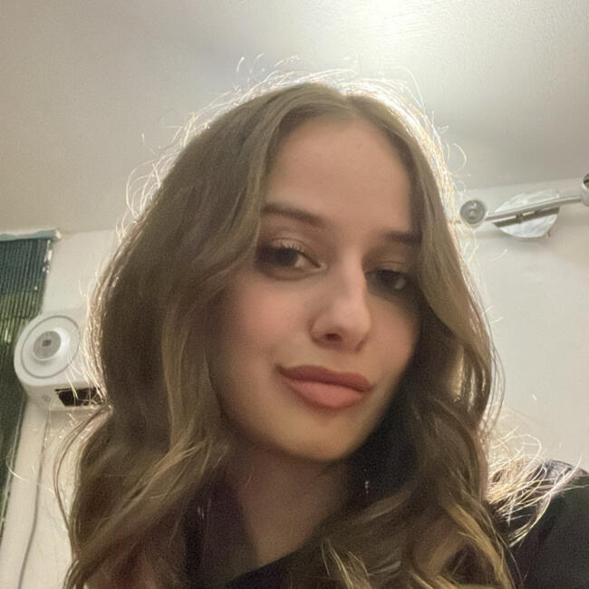 Babysitter in Capriate San Gervasio: Gianina