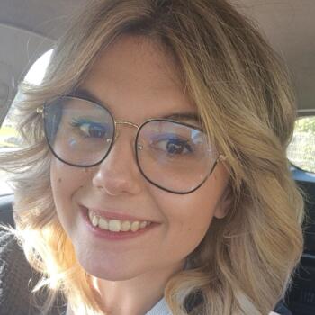 Babysitter Fontenay-le-Vicomte: Adeline