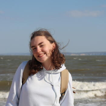 Babysitter in Silenrieux: Lena