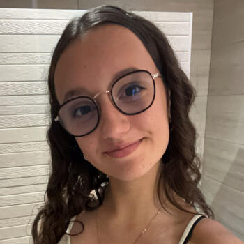 Babysitter in Flammerans: Clara