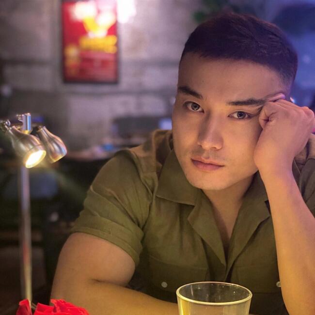 Babysitting job in Singapore: 冰