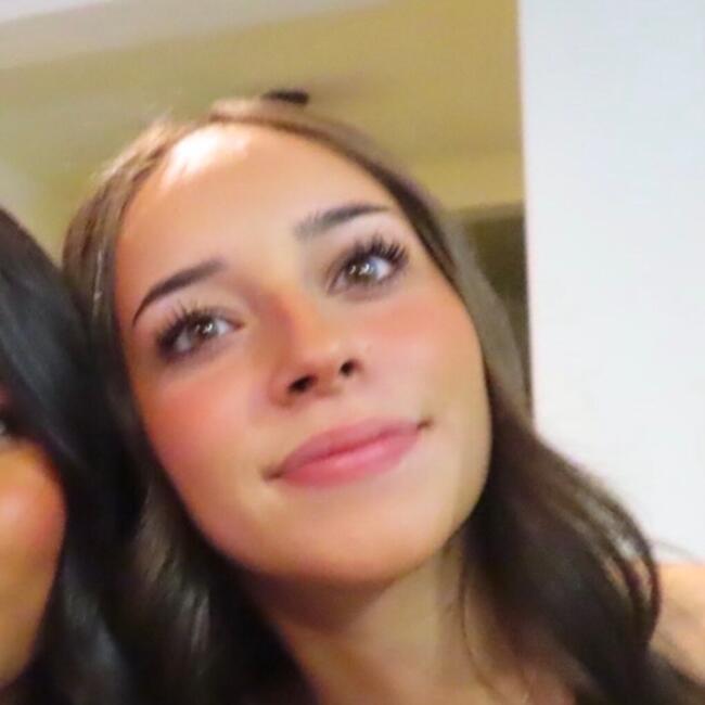 Babysitter in Santa Clarita: Alyssa