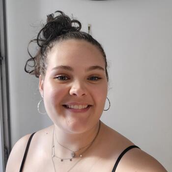 Babysitter in Levallois-Perret: Carla