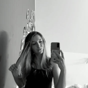 Babysitter Sint-Martens-Lierde: Gwen