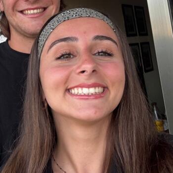 Babysitter in Creissan: Naïs