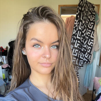 Babysitter in Saint-Avertin: Shana