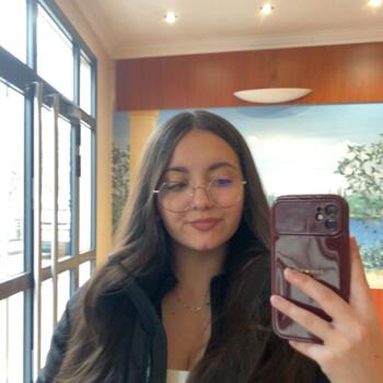 Babysitter in Saint-Etienne: Leyna