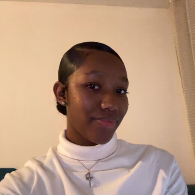 Babysitter in Toulon: Dana