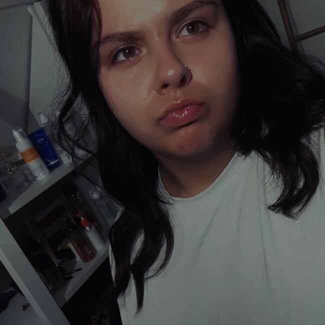 Babysitter in Fay-aux-Loges: Elisa