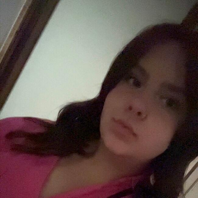 Babysitter in Fay-aux-Loges: Elisa