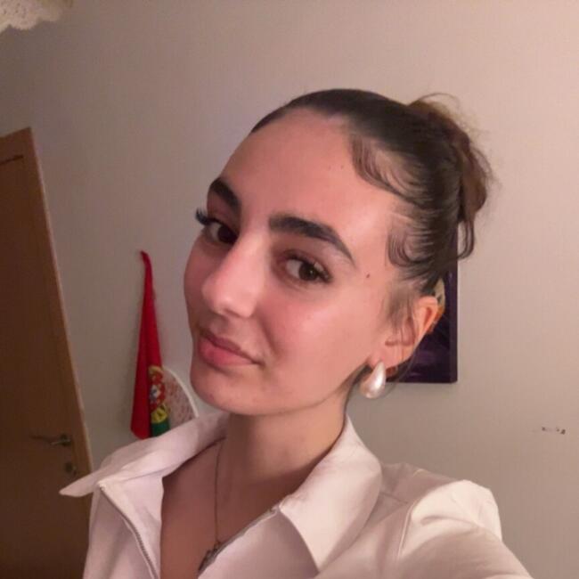 Babysitter in Merelbeke: Luna