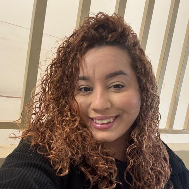 Babá em Terenos: Lais