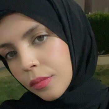 Babysitter in Al Farwānīyah: Sara