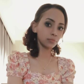 جليسة أطفال الدوحة: Letemeskel