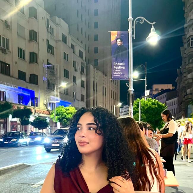 Babysitter in Bucharest: Ikram